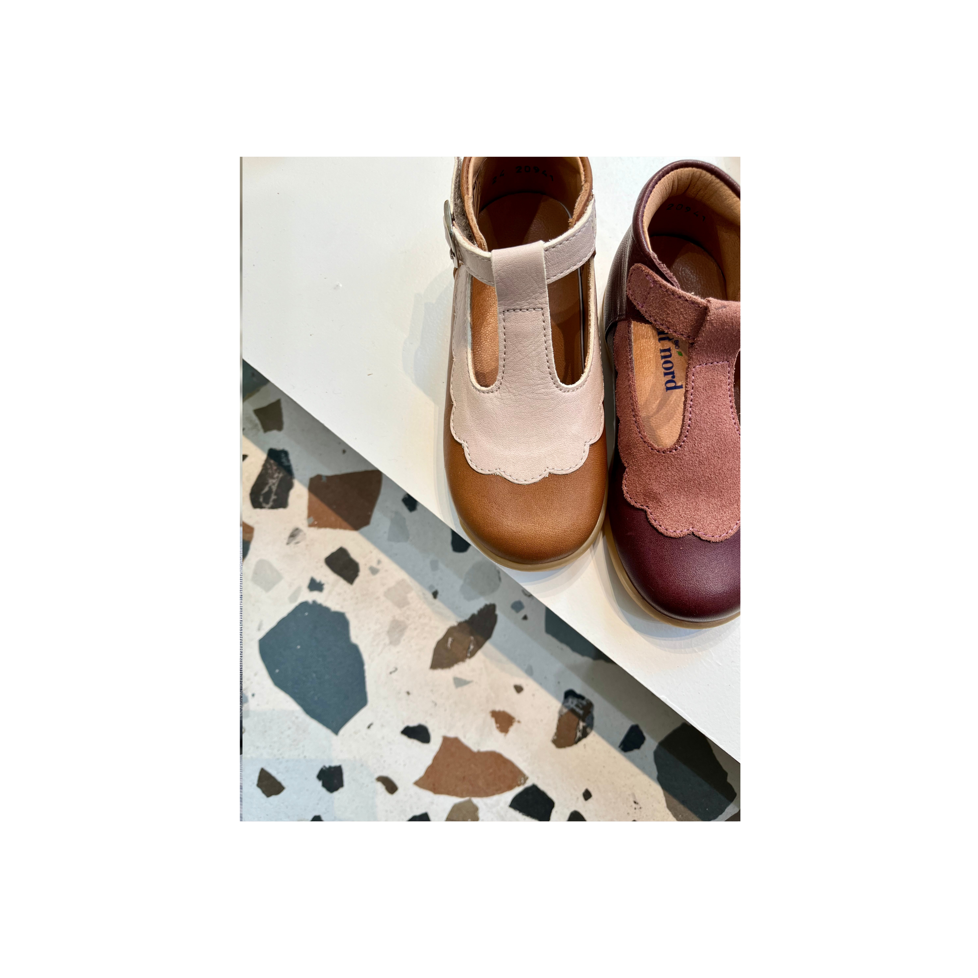 Schoen - Charleston T-bar latte-2
